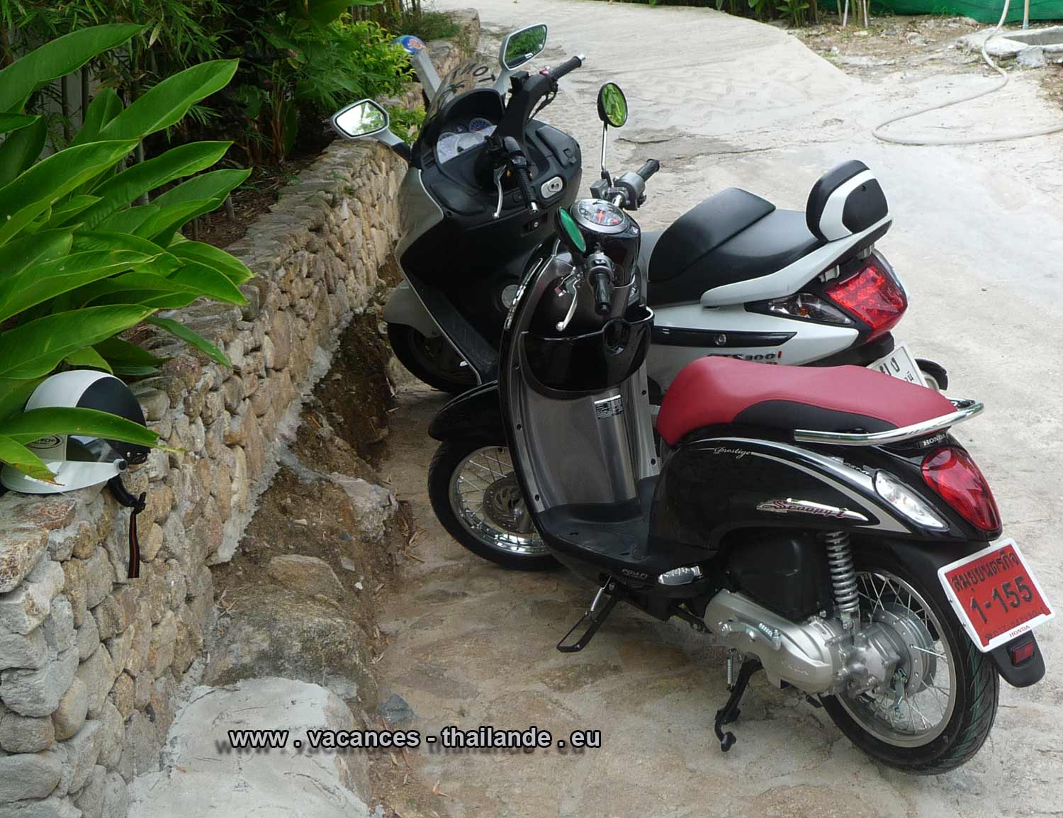 p32 scooters Honda of 110, 150, 300 ccm leased the house and are available on arrival and especially without formalities so called resting ansi that helmets has samui koh thailande.html